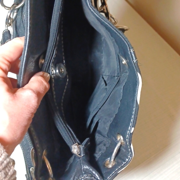 Final Price - Adorable Zebra Satchel - Picture 7 of 10